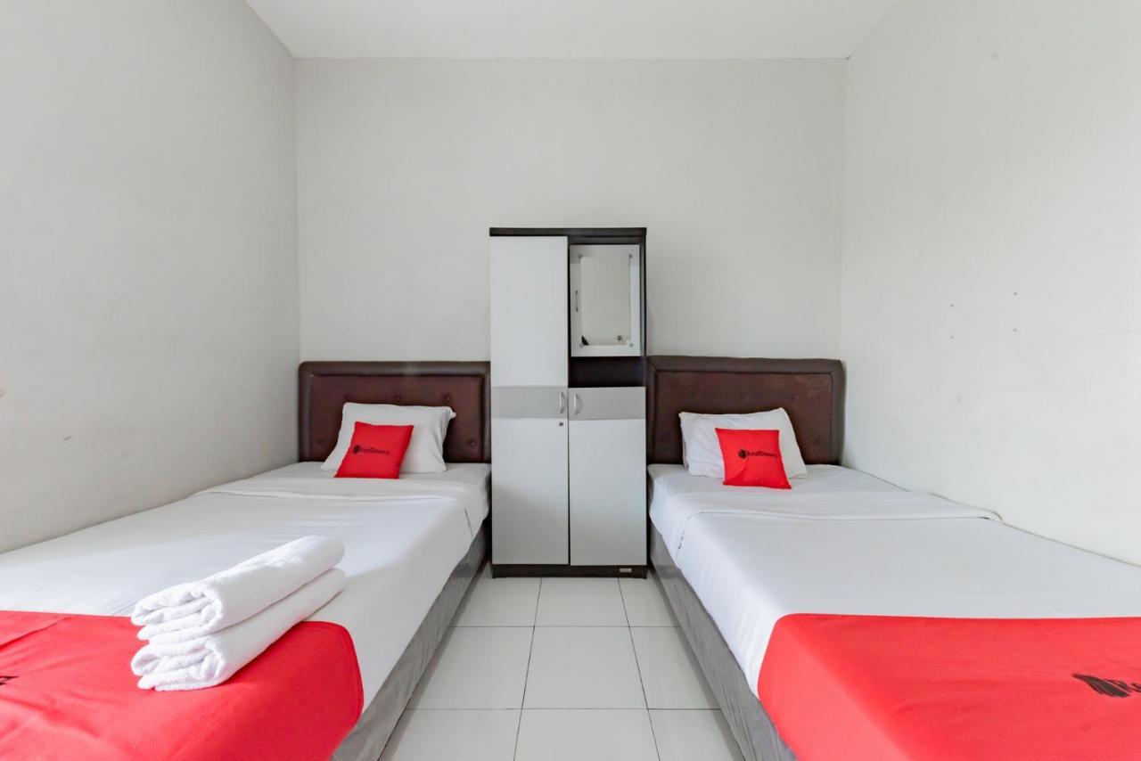 Reddoorz Syariah Near Rs Hermina Sukabumi Exterior foto